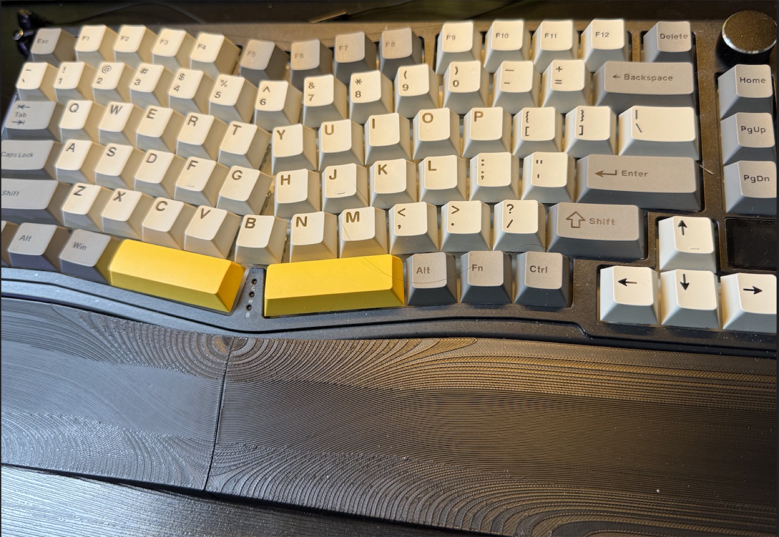 Printed wrist rest matched to the AJAZZ AKS075 keyboard